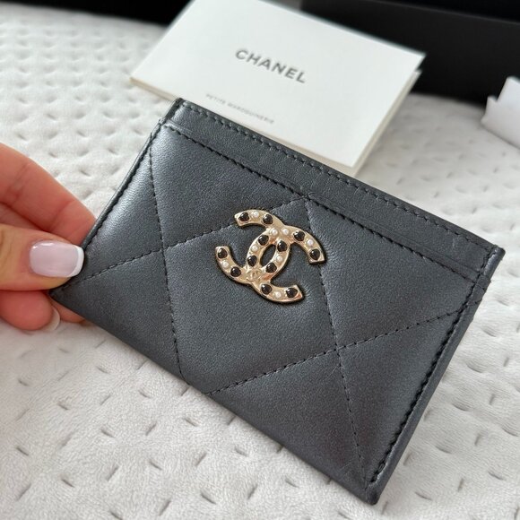 CHANEL AUTHENTIC CARDHOLDER WITH RECEIPT - Picture 1 of 9